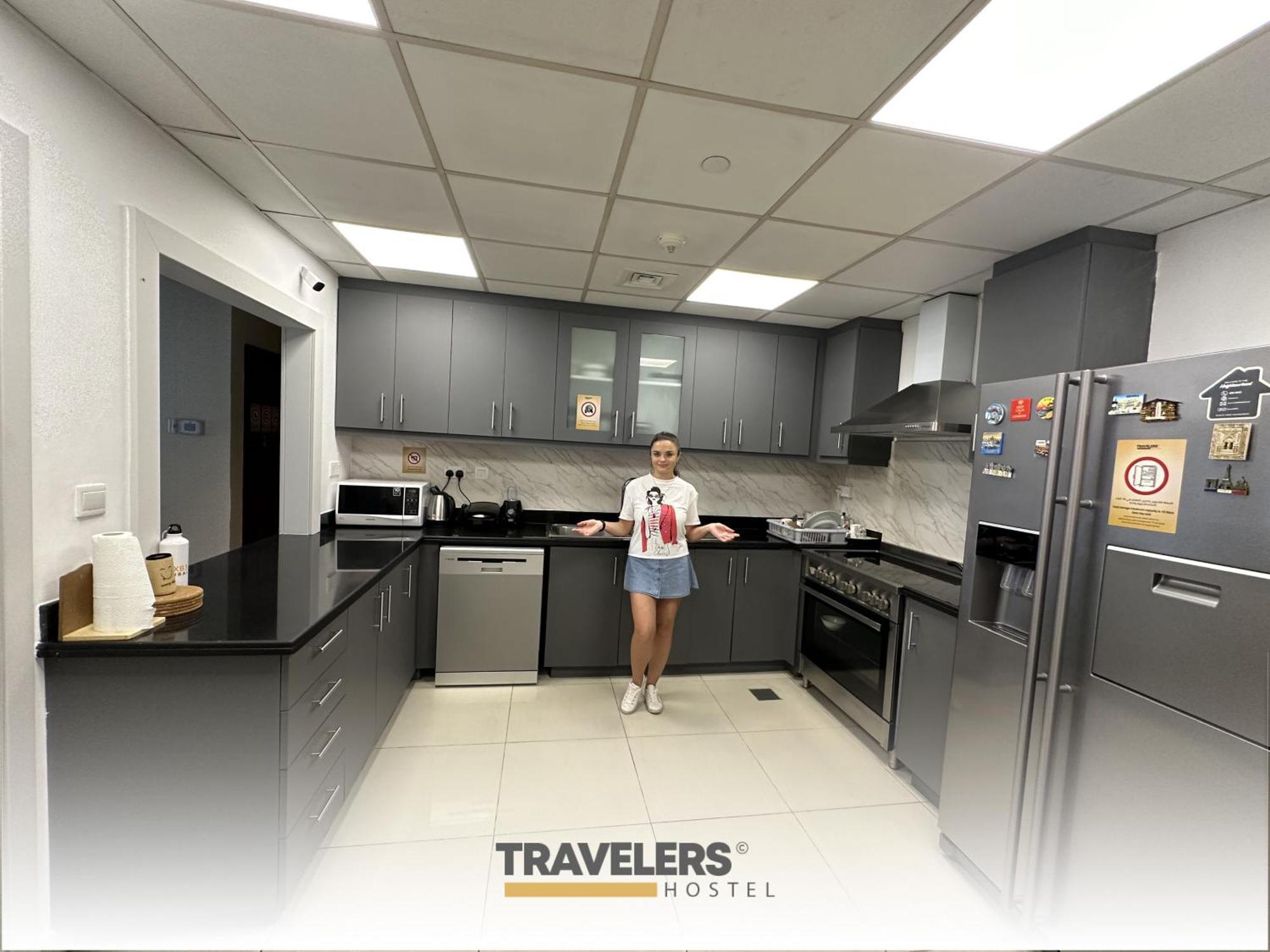 Travelers - Dubai Marina Hostel Exterior foto